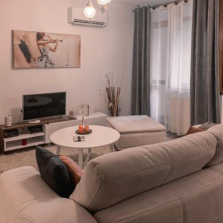 Apartment 2 Rooms Luxury Bukurešť Exteriér fotografie