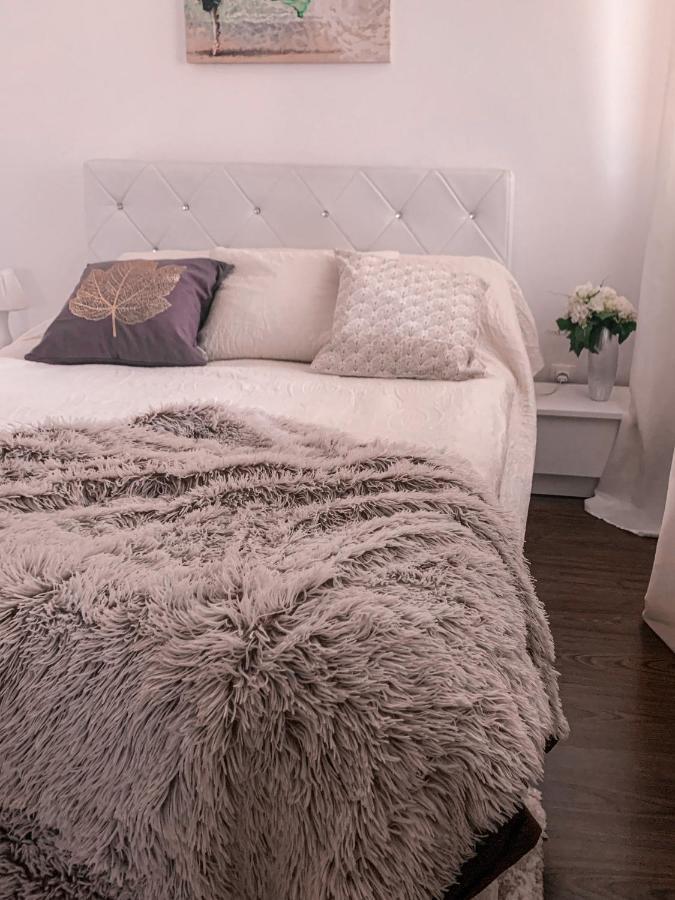 Apartment 2 Rooms Luxury Bukurešť Exteriér fotografie