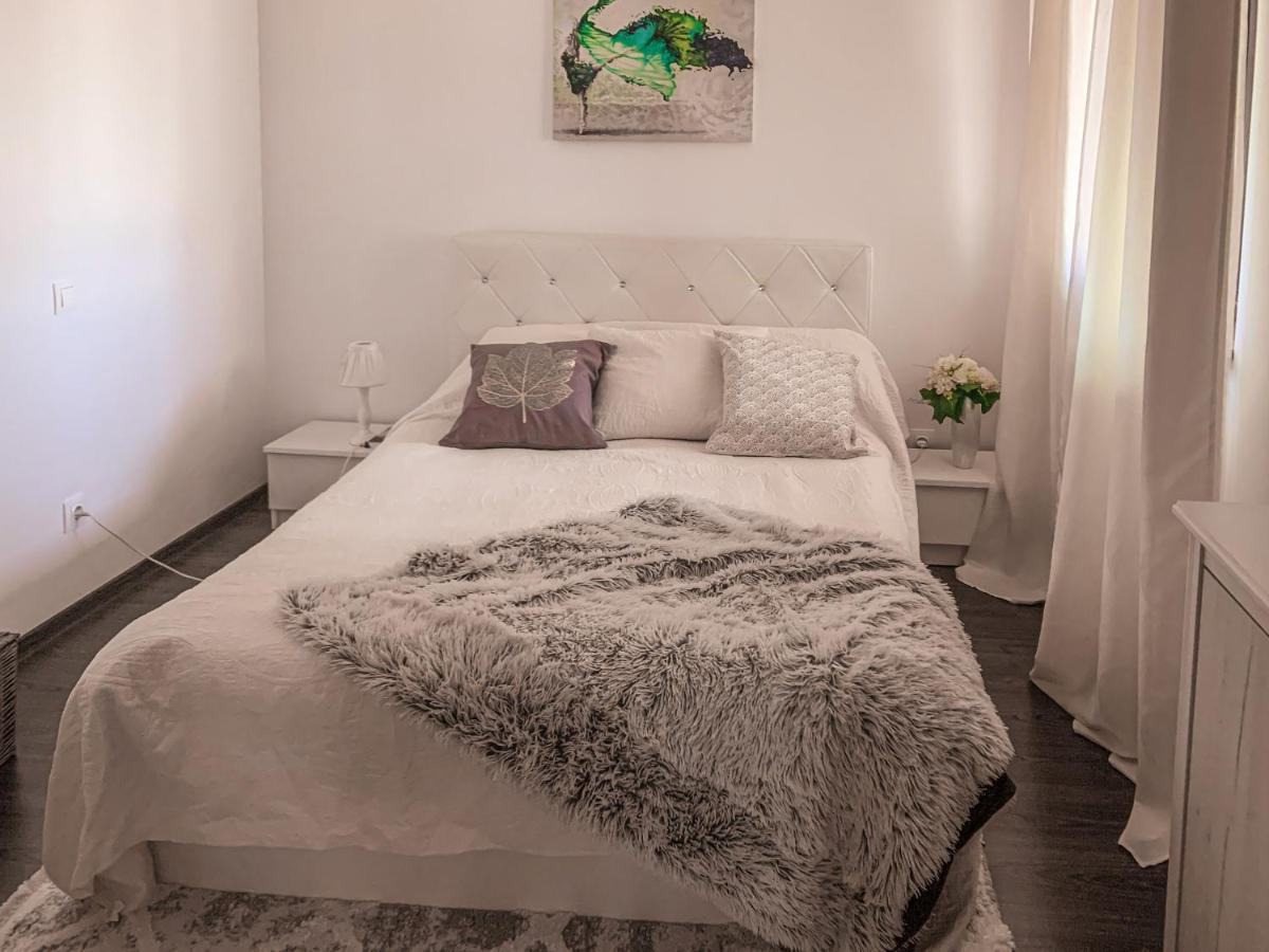 Apartment 2 Rooms Luxury Bukurešť Exteriér fotografie